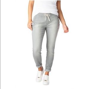 NWT SIGNATURE LEVI STRAUSS grey joggers